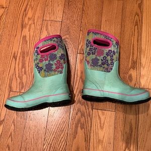 Bogs Boots Size 1